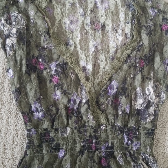 Lace top - Picture 2 of 3